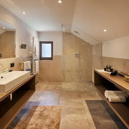 Hotel Mountain - La Scalira Corvara