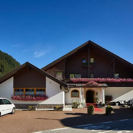 Mountain - La Scalira Hotel 3*